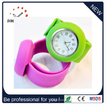Мода силиконовый Браслет Кварцевые наручные часы slap (ДК-083)